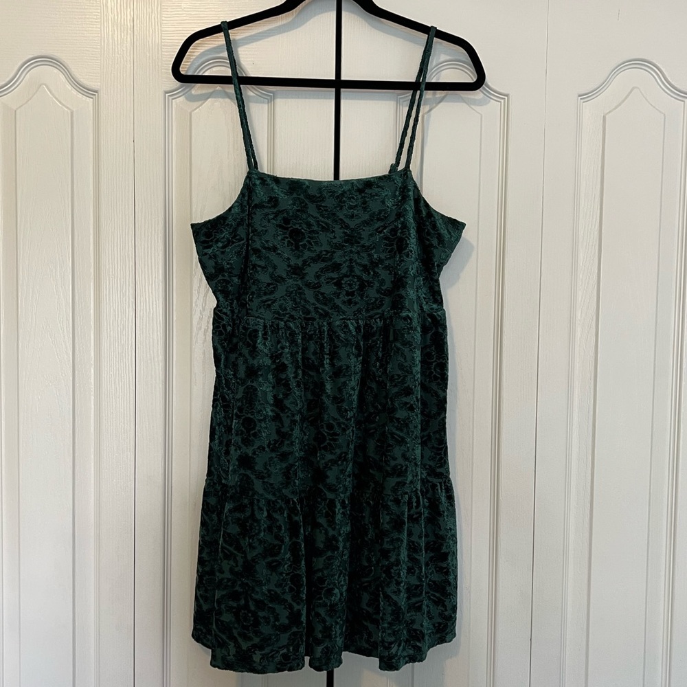 Wild Fable Sleeveless Tiered Green Crushed Velvet Dress